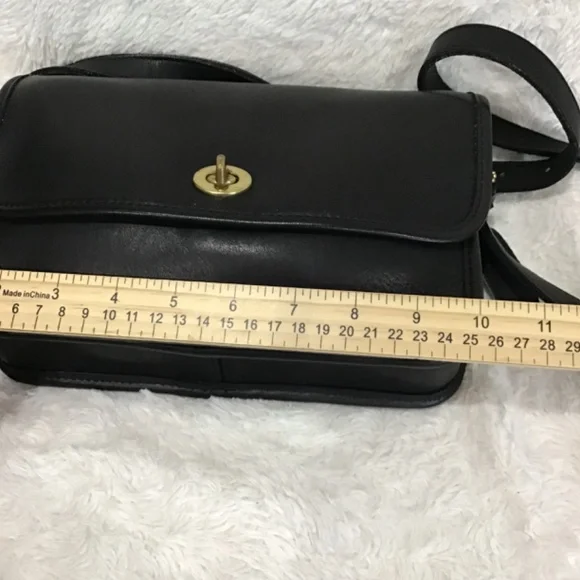 VTG Coach Dinky Black Leather Crossbody Shoulder Bag Minimalist Classic NYC - Picture 9 of 14